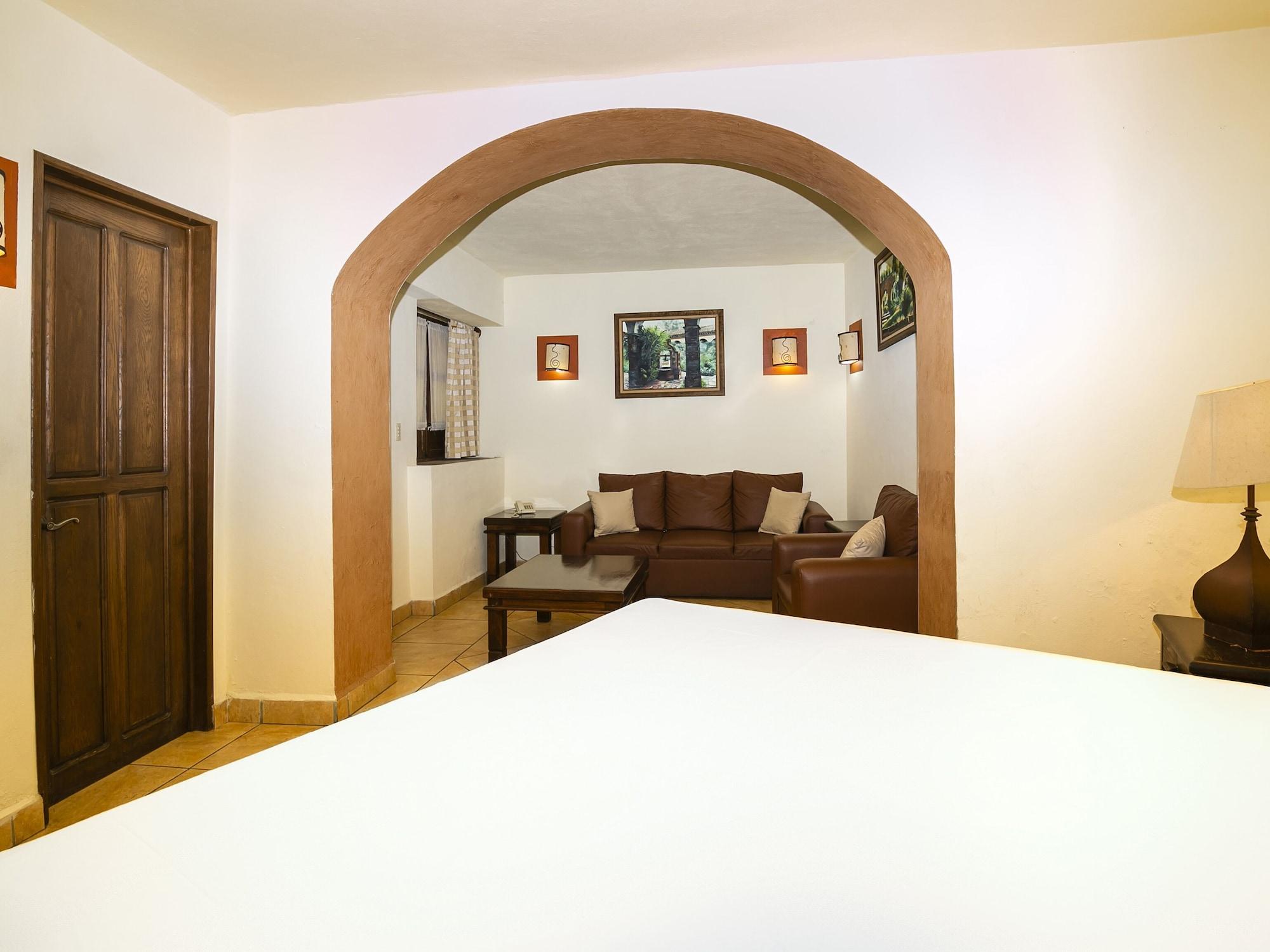 Hotel Casa Del Virrey & Suites モレリア エクステリア 写真