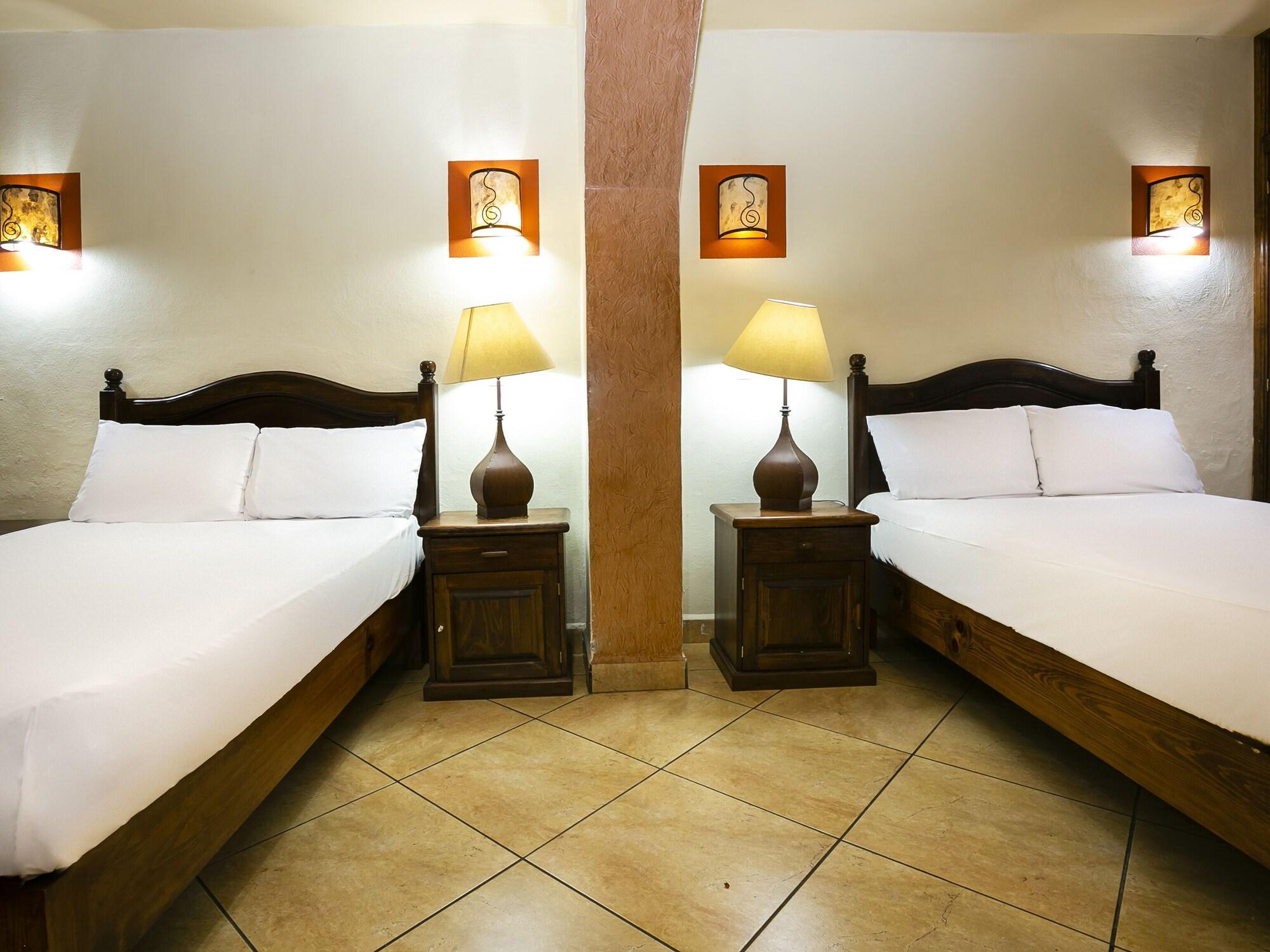 Hotel Casa Del Virrey & Suites モレリア エクステリア 写真