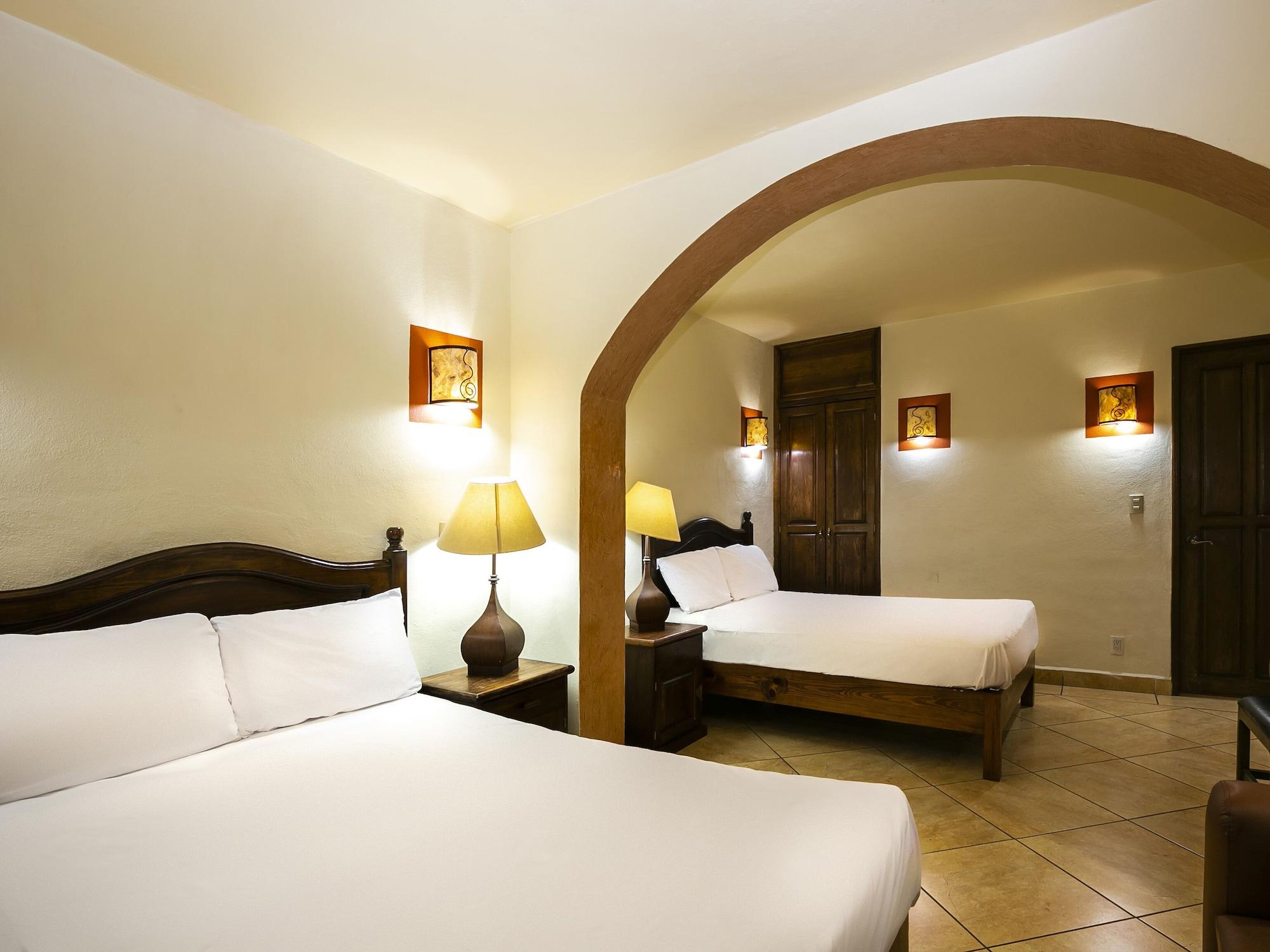 Hotel Casa Del Virrey & Suites モレリア エクステリア 写真