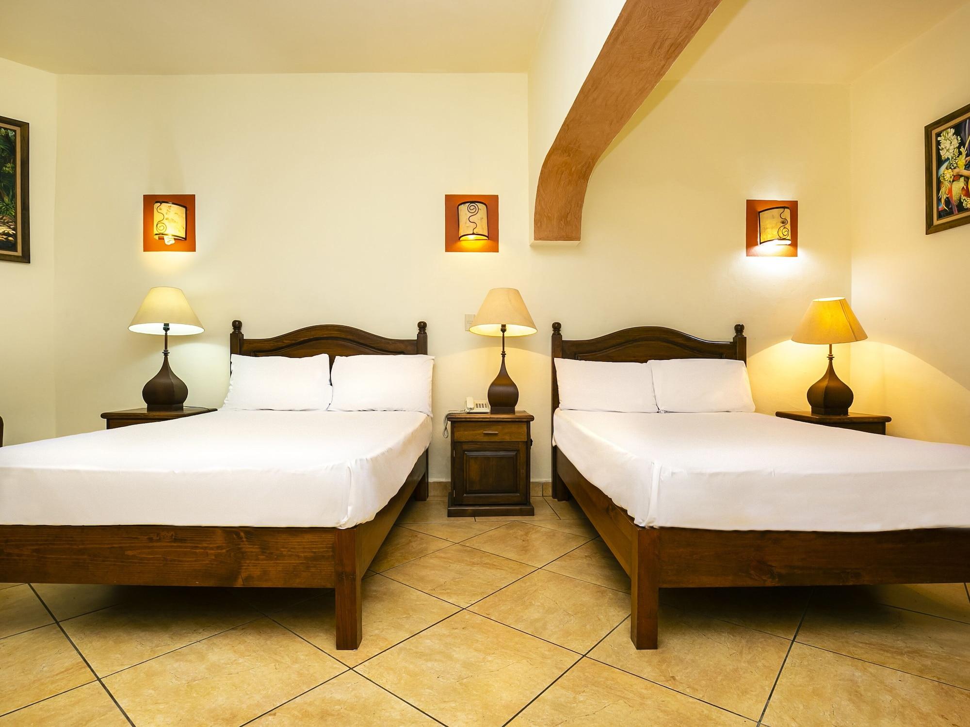 Hotel Casa Del Virrey & Suites モレリア エクステリア 写真