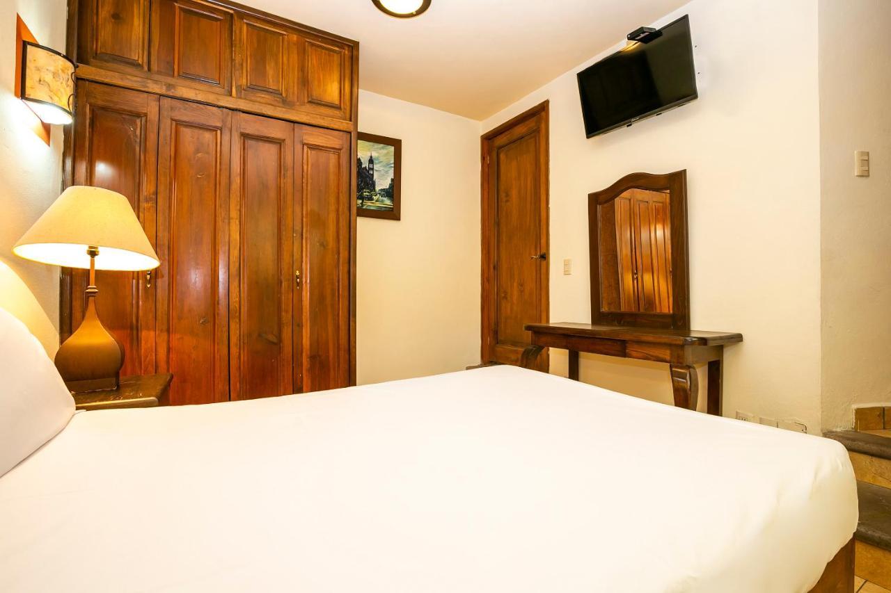 Hotel Casa Del Virrey & Suites モレリア エクステリア 写真
