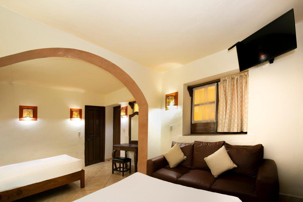 Hotel Casa Del Virrey & Suites モレリア エクステリア 写真