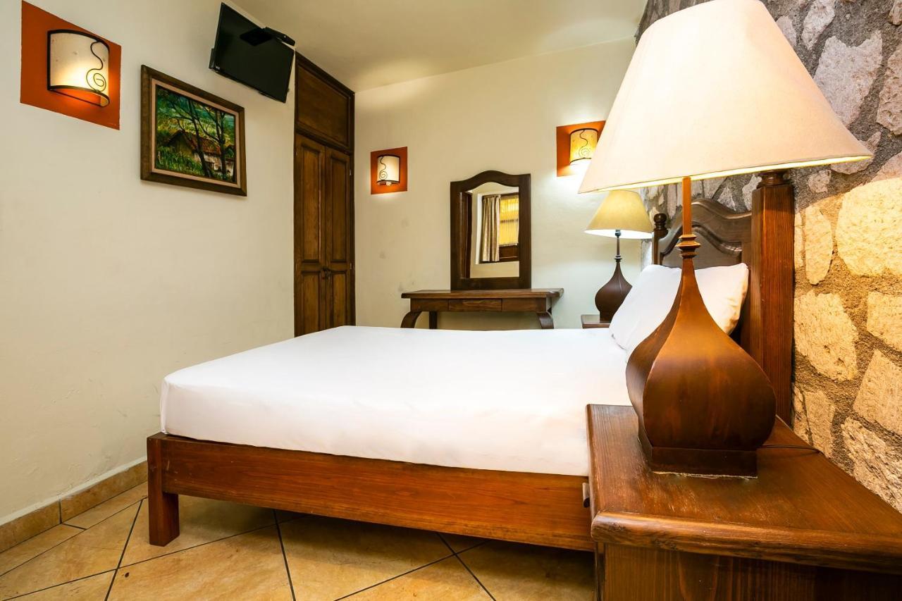 Hotel Casa Del Virrey & Suites モレリア エクステリア 写真