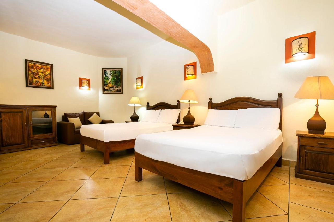 Hotel Casa Del Virrey & Suites モレリア エクステリア 写真