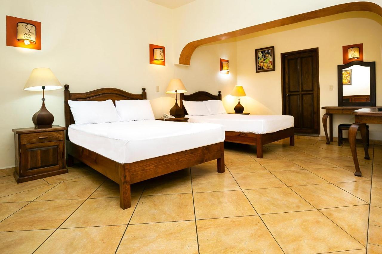 Hotel Casa Del Virrey & Suites モレリア エクステリア 写真
