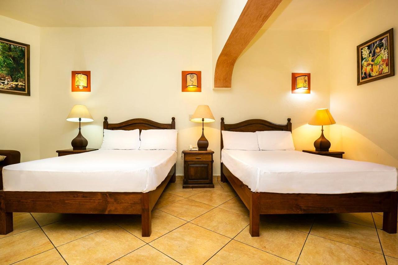 Hotel Casa Del Virrey & Suites モレリア エクステリア 写真